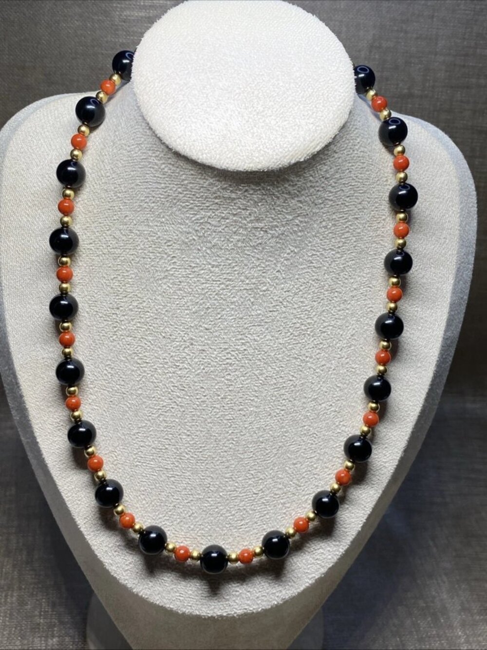 Vintage 18K Gold Coral Onyx Beaded Necklace 20” Fine Jewelry
